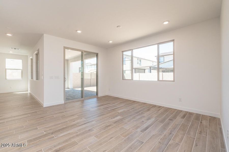 Tri Pointe Waterston Central 297 - Dinin