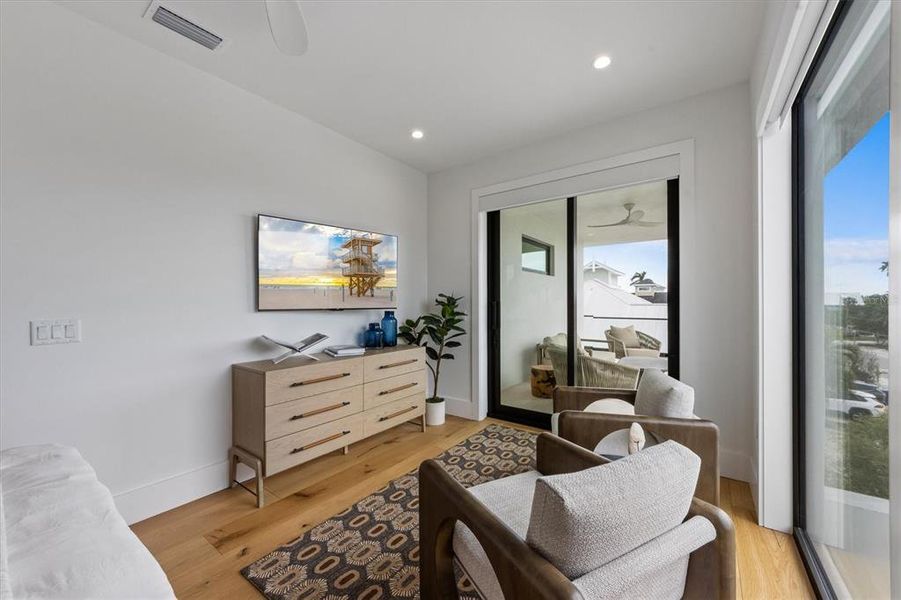 Furnished interior view inside a new home in , Holmes Beach (Image 10).