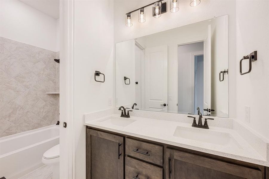 Furnished interior view inside a new home in Ridgepoint, Midlothian (Image 6). Furnished interior view inside a new home in Ridgepoint, Midlothian (Image 6).