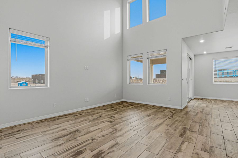 Representative unfurnished interior of a home built from the Arroyo by View Homes in Verdancia, Horizon City (Image 16).