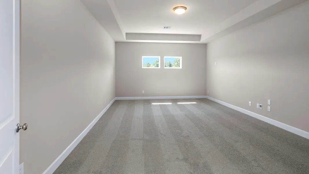 Spacious, unfurnished interior of a new home in Kresston 65', Magnolia (Image 10).