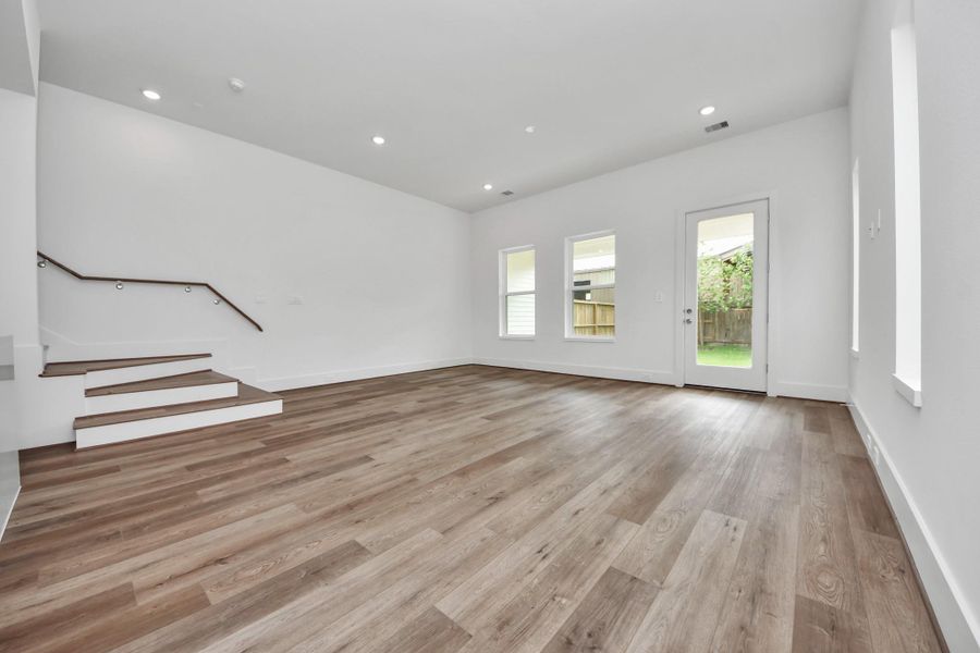 Spacious, unfurnished interior of a new home in , Houston (Image 36).