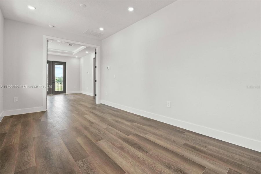 Spacious, unfurnished interior of a new home in Reunion Resort, Reunion (Image 42).