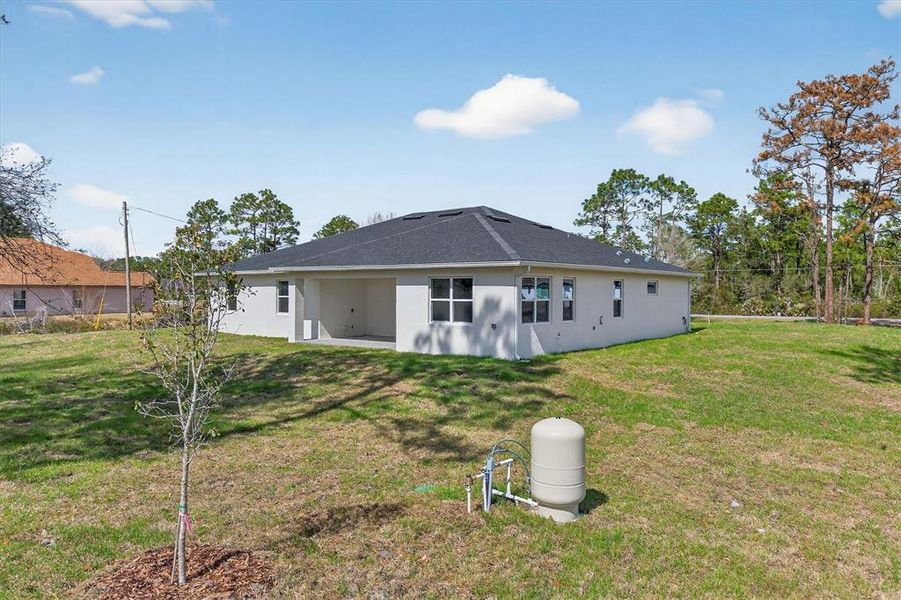 Exterior details and patio area of a home in , Orlando (Image 27).