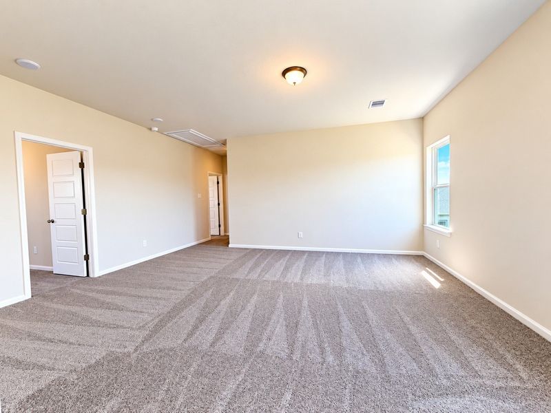 Spacious, unfurnished interior of a new home in Trails at Woodhaven Lakes, La Marque (Image 13). Spacious, unfurnished interior of a new home in Trails at Woodhaven Lakes, La Marque (Image 13).