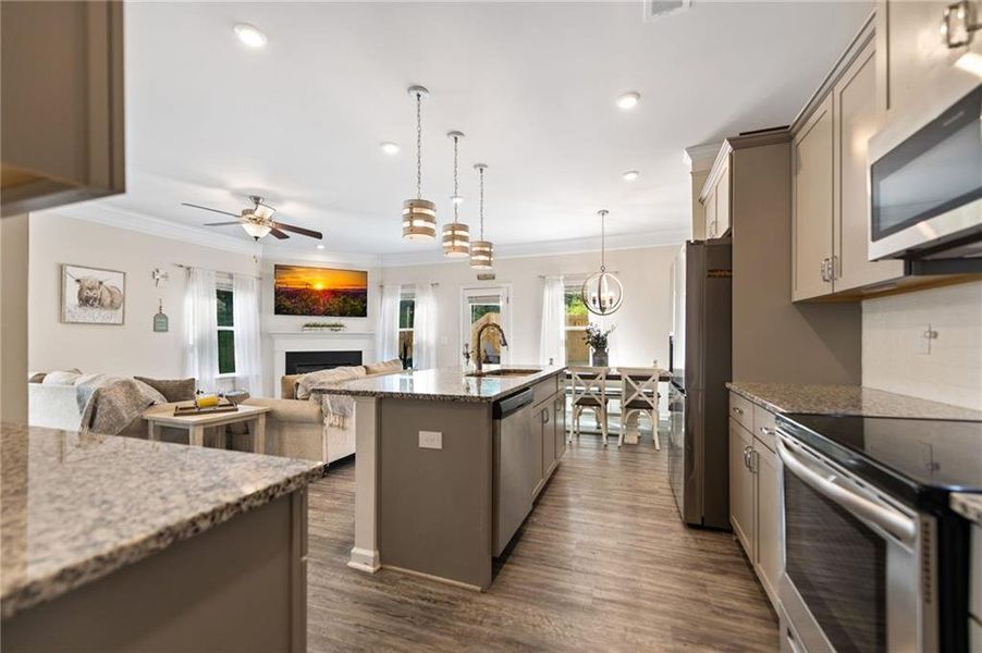 Furnished interior view inside a new home in , Jasper (Image 33).