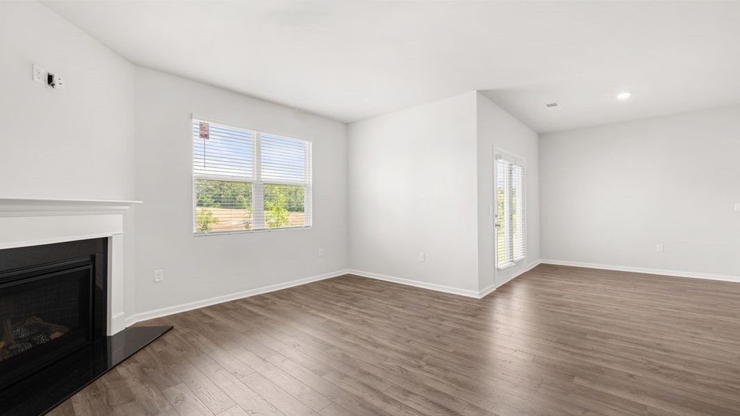 Spacious, unfurnished interior of a new home in Highland Hills, Graniteville (Image 14).