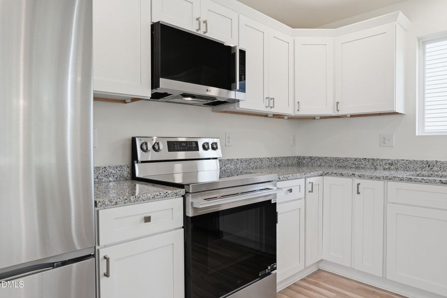 516 Singletary St SE-19