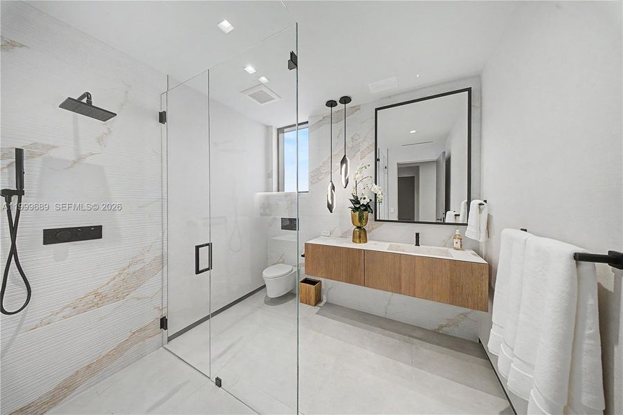 Furnished interior view inside a new home in , Fort Lauderdale (Image 9).