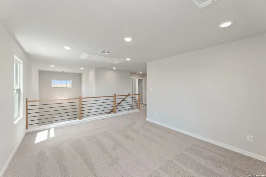 Spacious, unfurnished interior of a new home in Park Place, New Braunfels (Image 11).