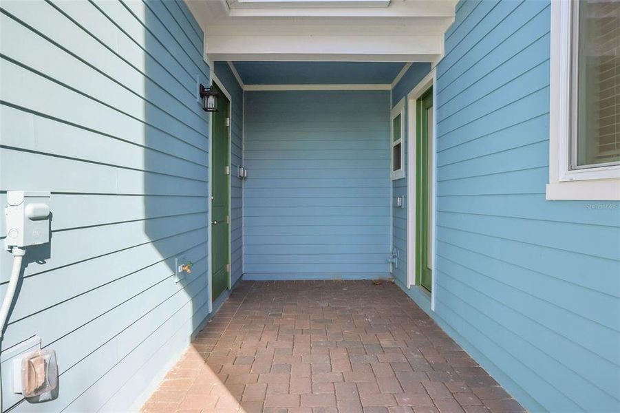 Exterior details and patio area of a home in , St. Cloud (Image 19).