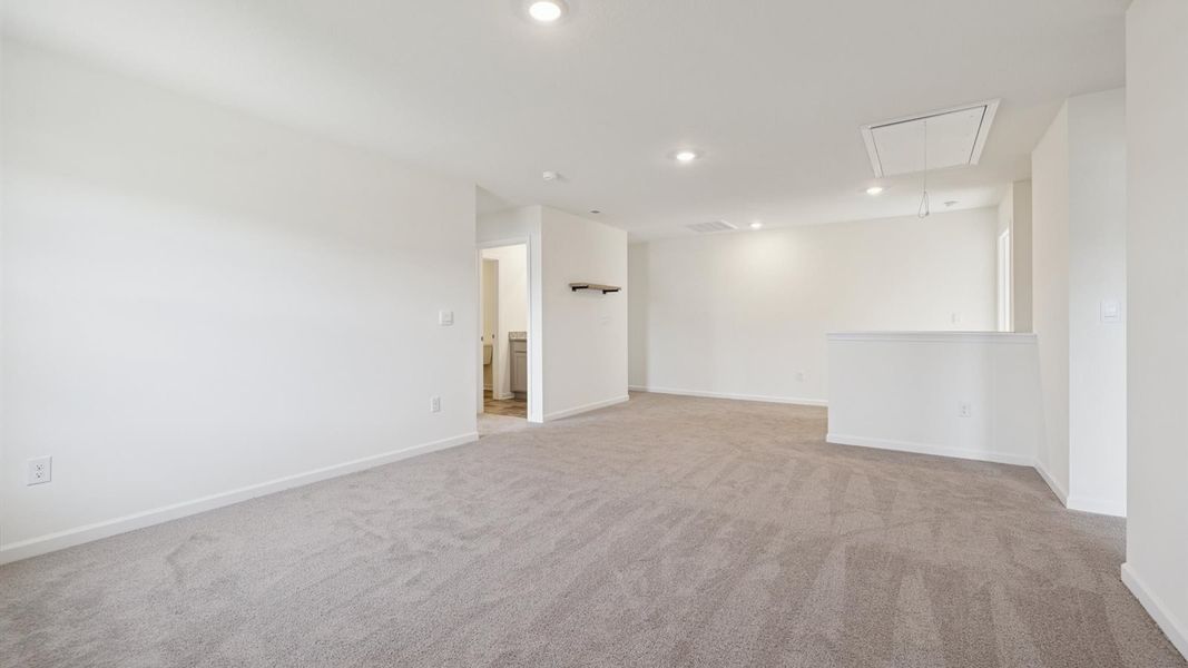 Spacious, unfurnished interior of a new home in Whispering Springs, Maryville (Image 22).