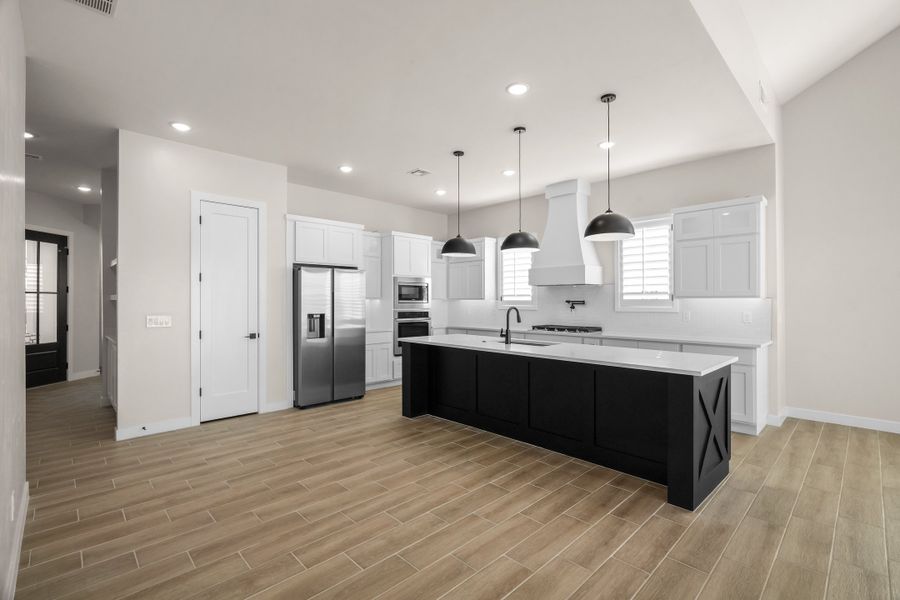 Furnished interior view inside a new home in Verdancia, El Paso (Image 10).