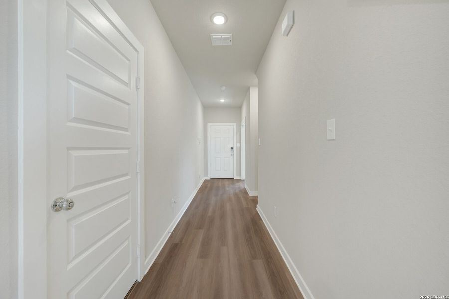 Spacious, unfurnished interior of a new home in Mesquite Ridge, San Antonio (Image 27). Spacious, unfurnished interior of a new home in Mesquite Ridge, San Antonio (Image 27).