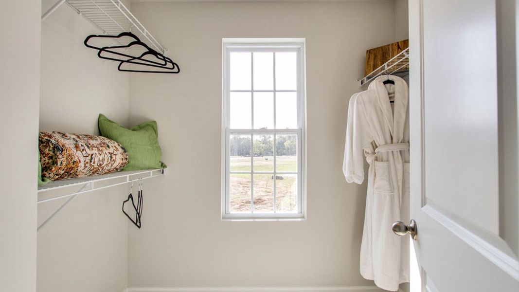 Furnished interior view inside a new home in Woodbridge Glen Townhomes, Lebanon (Image 21).