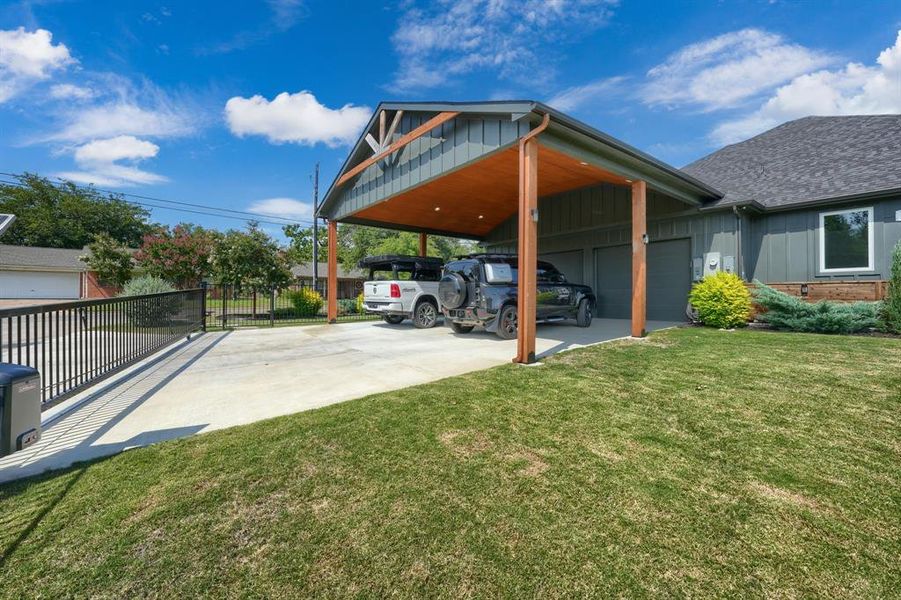 Front exterior of a new home in , Rockwall, TX, highlighting curb appeal (Image 22).