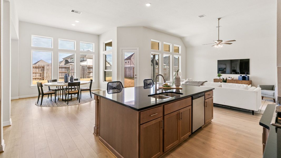 Representative furnished interior of a home built from the Tulane by DRB Homes in Creekhaven, Iowa Colony (Image 10).