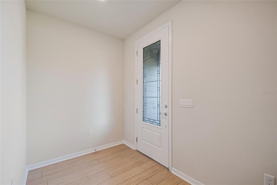 Spacious, unfurnished interior of a new home in , Orlando (Image 21).