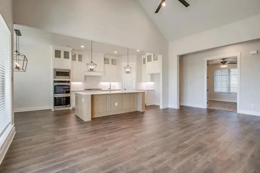 Representative furnished interior of a home built from the The Rhett by Elmwood Custom Homes in Byrum Ranch, Maypearl (Image 26).