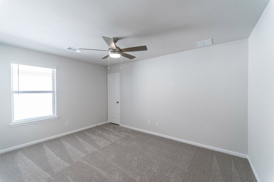 Spacious, unfurnished interior of a new home in Westridge, McKinney (Image 44).