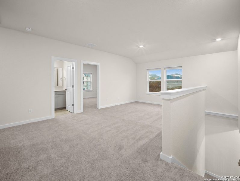 Spacious, unfurnished interior of a new home in Comanche Ridge, San Antonio (Image 9). Spacious, unfurnished interior of a new home in Comanche Ridge, San Antonio (Image 9).