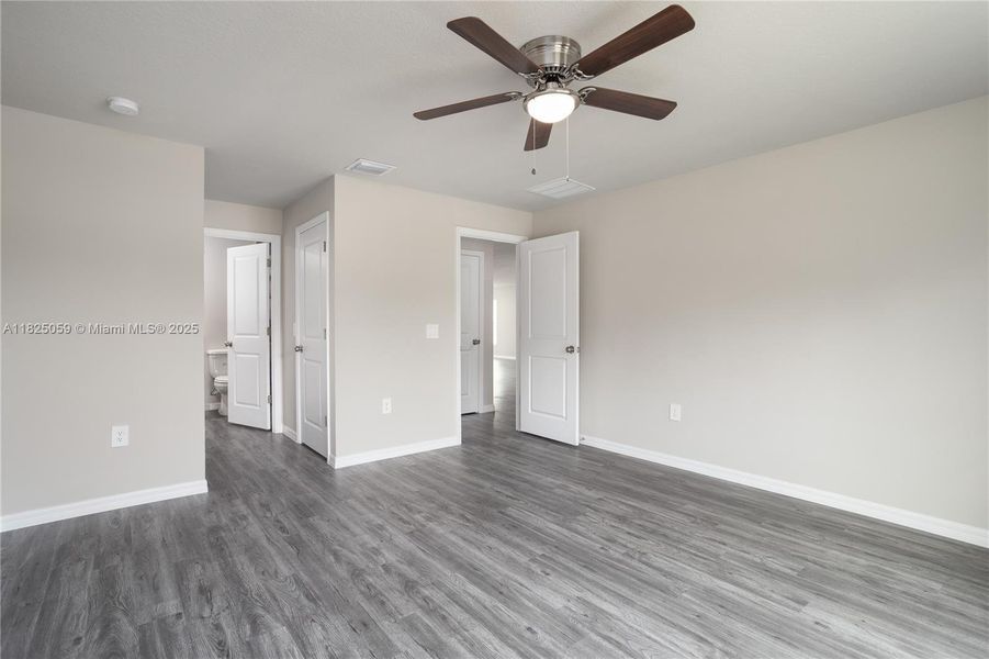 Spacious, unfurnished interior of a new home in , Palm Bay (Image 10).
