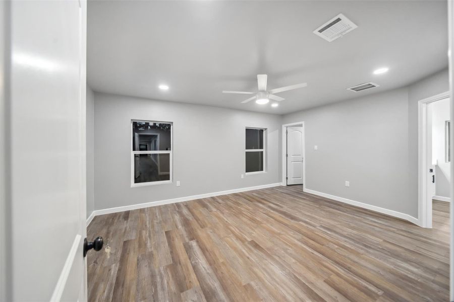 Spacious, unfurnished interior of a new home in , Cleveland (Image 16).