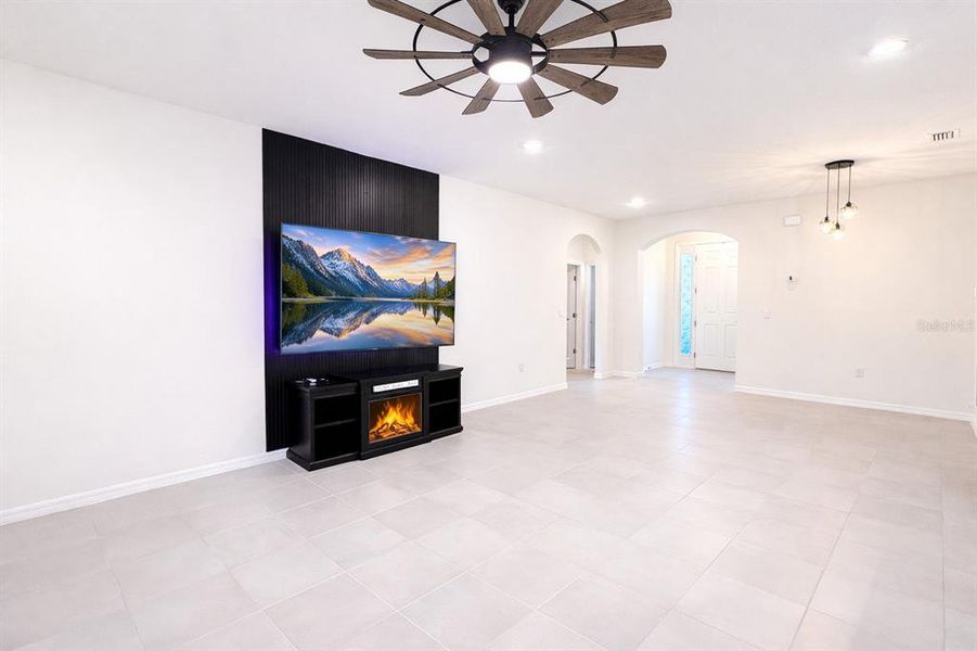Spacious, unfurnished interior of a new home in Ocala Preserve, Ocala (Image 17).