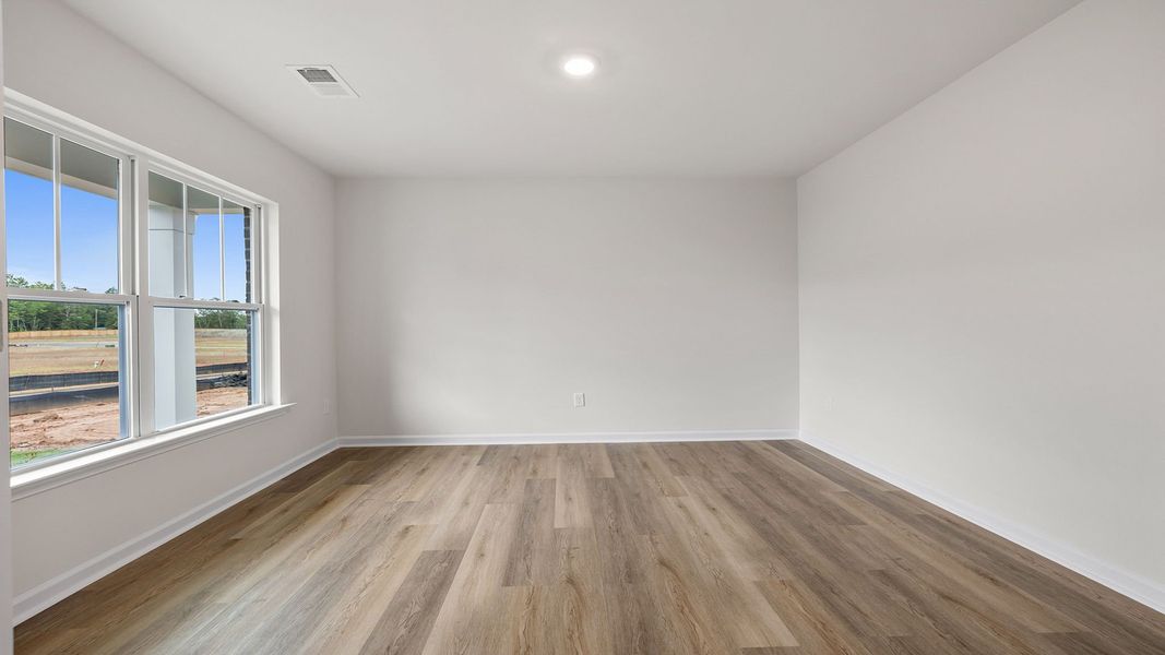 Spacious, unfurnished interior of a new home in Cedar Gap, Fountain Inn (Image 14).