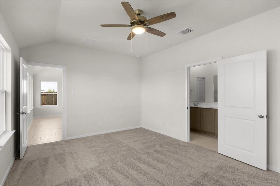 *PHOTO IS REPRESENTATIVE OF FLOORPLAN ONLY* *PHOTO IS REPRESENTATIVE OF FLOORPLAN ONLY*