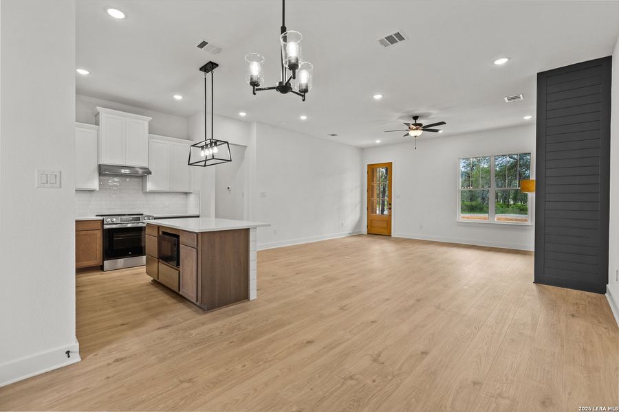 Spacious, unfurnished interior of a new home in , La Vernia (Image 19). Spacious, unfurnished interior of a new home in , La Vernia (Image 19).