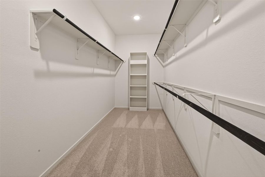 Spacious, unfurnished interior of a new home in Lago Mar, Texas City (Image 41).