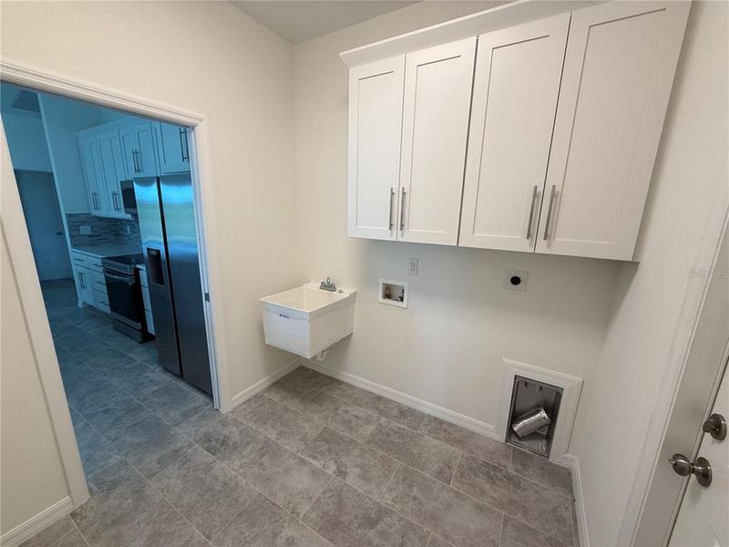 Furnished interior view inside a new home in , Cape Coral (Image 9).