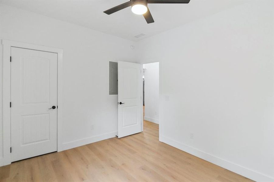 Spacious, unfurnished interior of a new home in , Ellijay (Image 20).