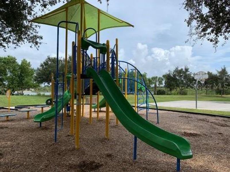 Community amenities in , Port Charlotte (Image 28).