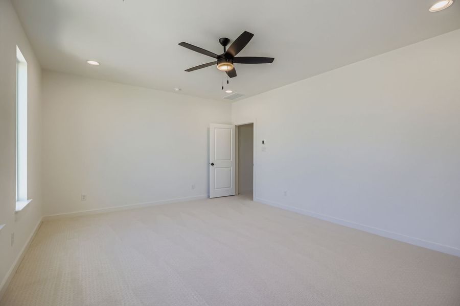 Spacious, unfurnished interior of a new home in Castle Hills Northpointe - Townhomes, Lewisville (Image 21).