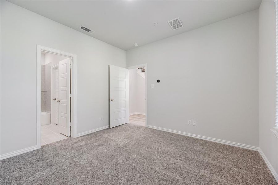 Spacious, unfurnished interior of a new home in Wade Settlement Townhomes, Frisco (Image 24).
