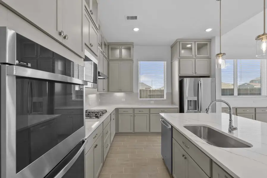 Furnished interior view inside a new home in Beacon Point, Texas City (Image 6).