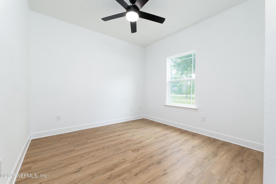 Spacious, unfurnished interior of a new home in , Middleburg (Image 30).