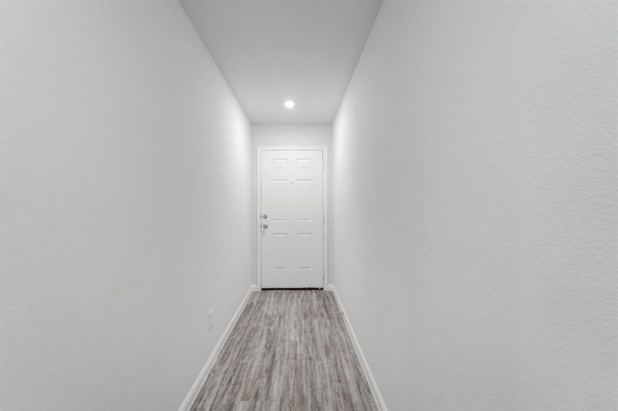 Spacious, unfurnished interior of a new home in Park Central, Mineola (Image 20).