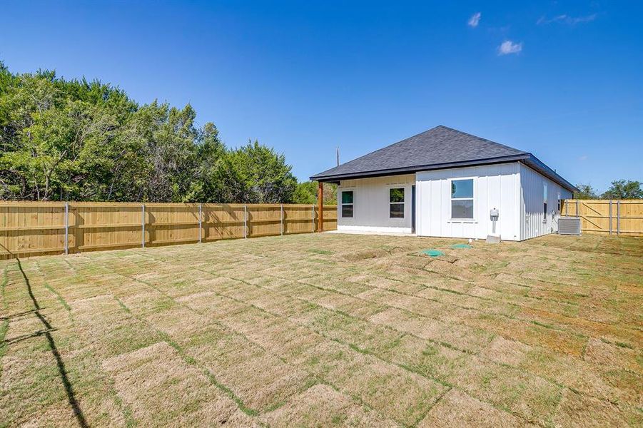 Exterior details and patio area of a home in , Granbury (Image 2). Exterior details and patio area of a home in , Granbury (Image 2).