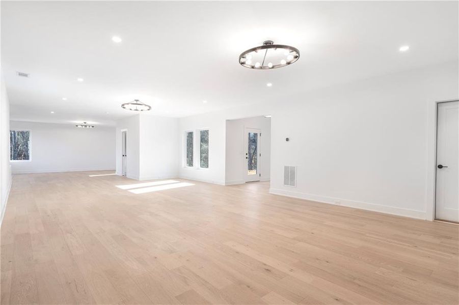 Spacious, unfurnished interior of a new home in Aster, Roswell (Image 39).