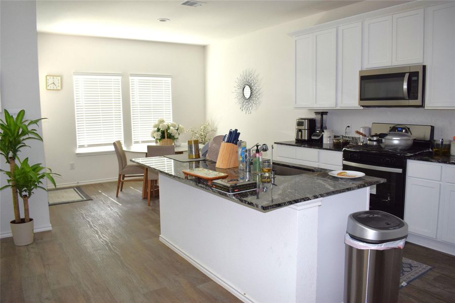 Furnished interior view inside a new home in Bryan Grove, Rosenberg (Image 5). Furnished interior view inside a new home in Bryan Grove, Rosenberg (Image 5).