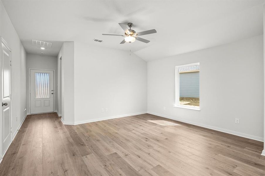 Spacious, unfurnished interior of a new home in Big Sky Estates, Ponder (Image 7).