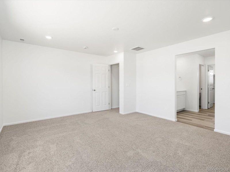 Spacious, unfurnished interior of a new home in Revere at Johnstown, Johnstown (Image 13).