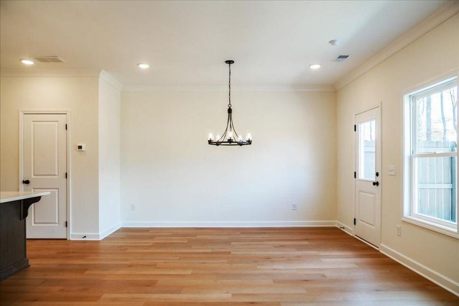 Spacious, unfurnished interior of a new home in Cherokee Township, Acworth (Image 26).