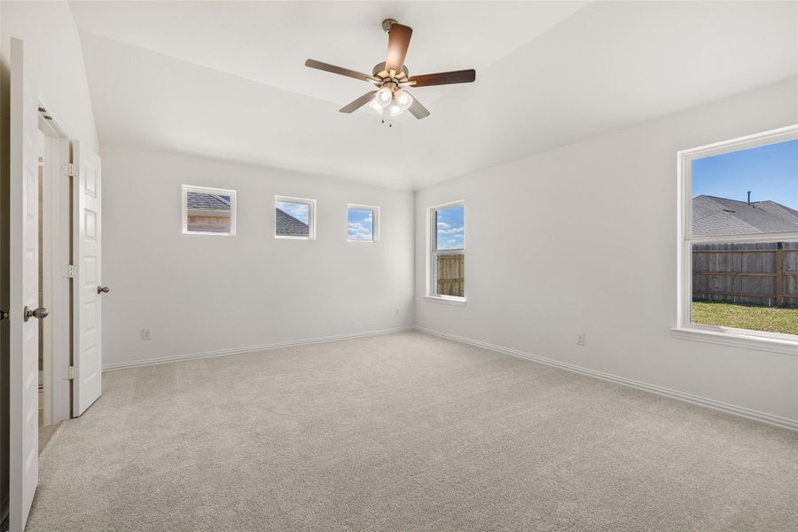 Spacious, unfurnished interior of a new home in River Ranch, Dayton (Image 31).