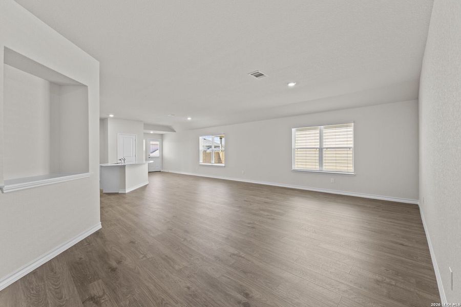 Spacious, unfurnished interior of a new home in Langdon, San Antonio (Image 21).