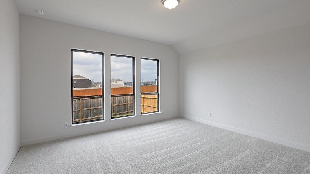 Spacious, unfurnished interior of a new home in Arcadia Ridge, San Antonio (Image 23).