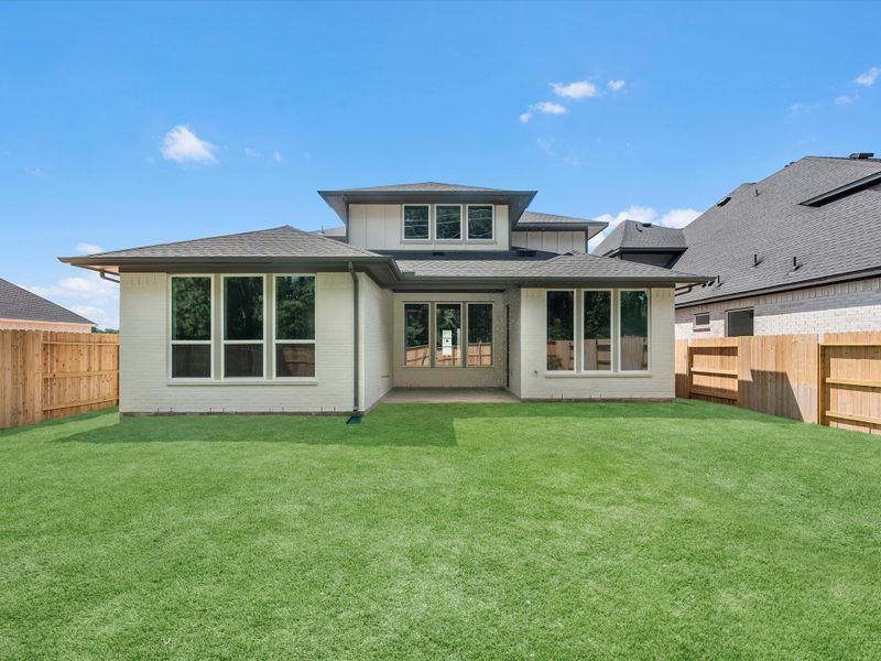 Exterior details and patio area of a home in Oakhill Reserve, Tomball (Image 3).